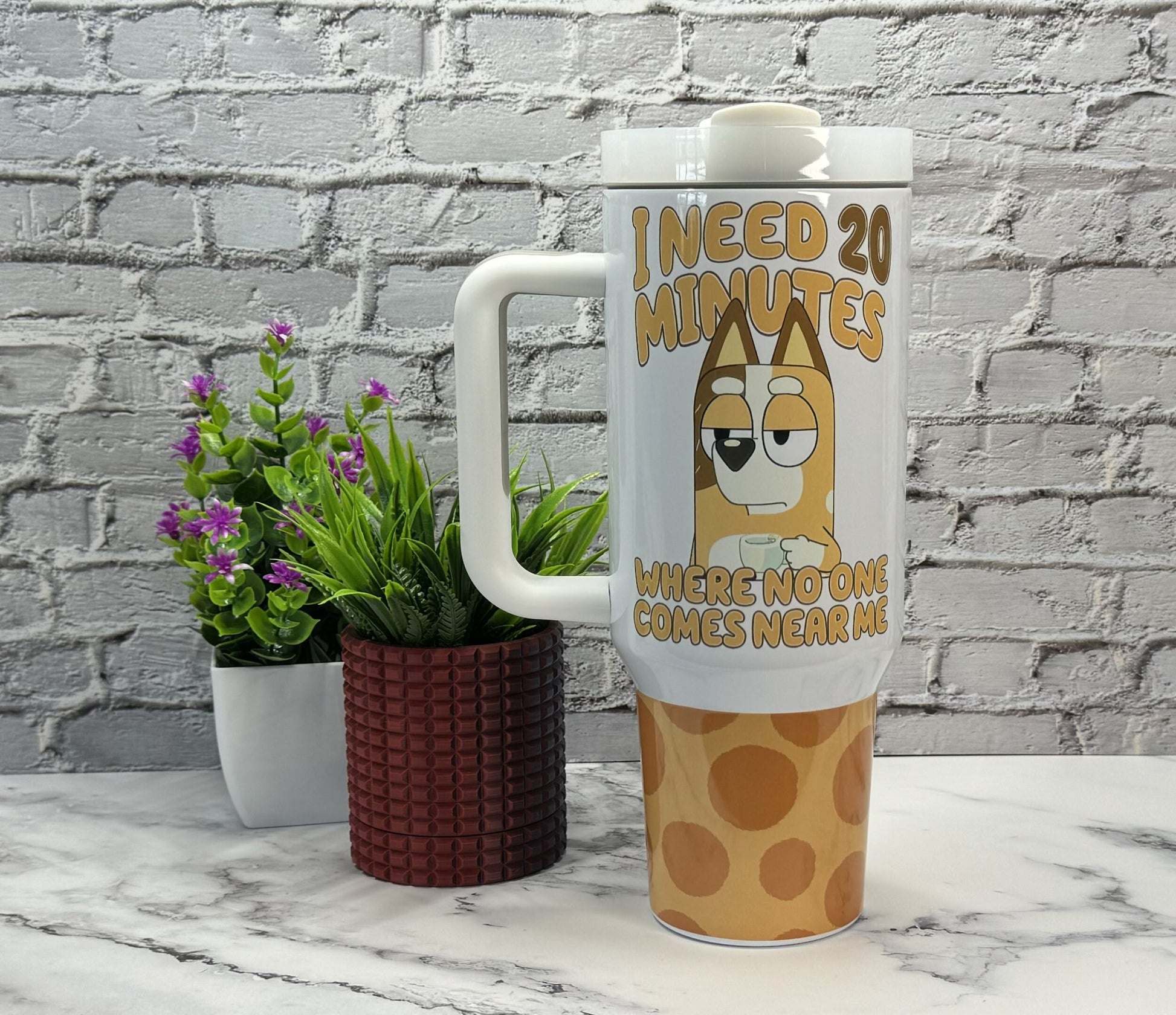 40oz Quencher Tumbler Dupe Blue Dog Mum Cartoon I Need 20 Min Tumbler Mum Tumbler Blue Heeler Stanley Dupe Mother's Day Gift Funny Mom Gift